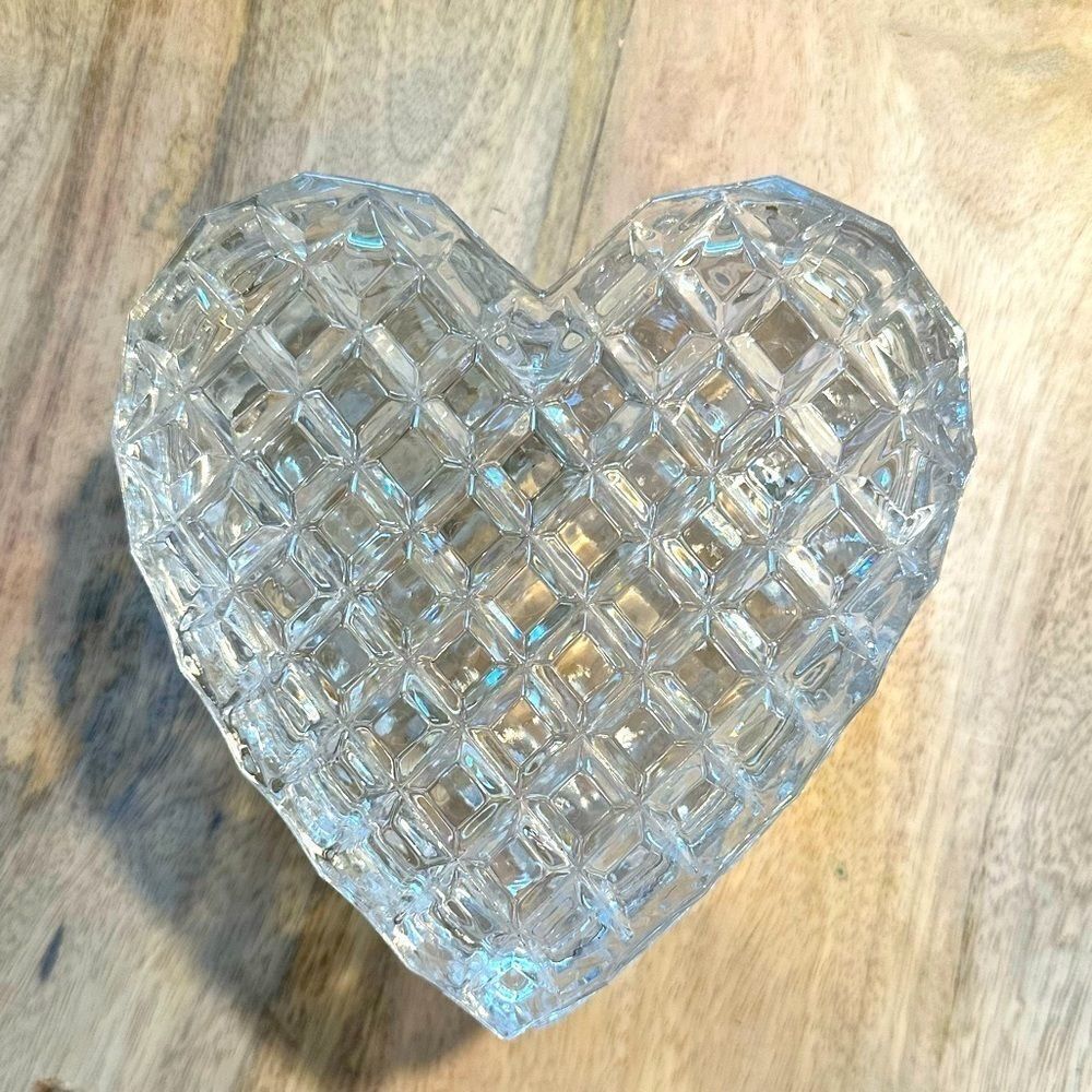 Vintage Heart Shaped Glass Trinket Box 6"
